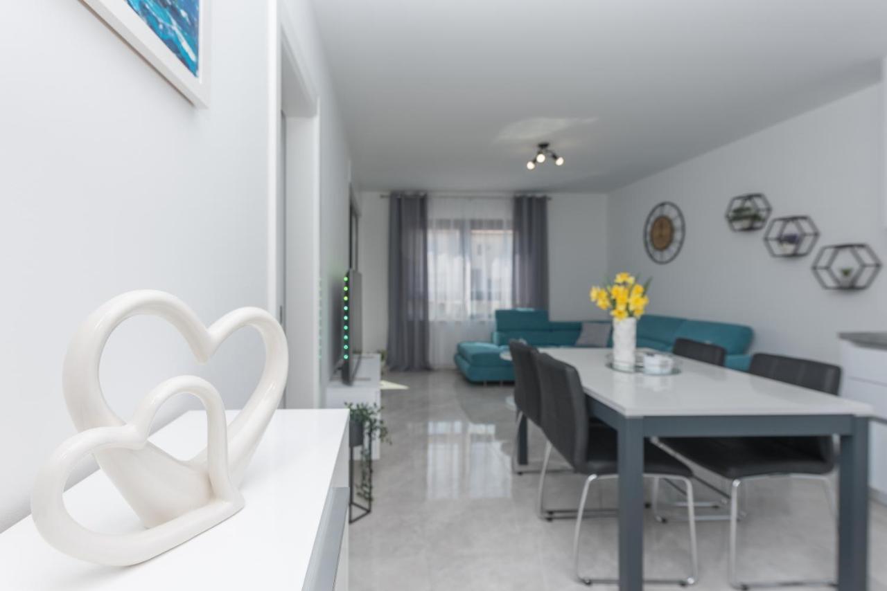 Apartment Ema Макарска Экстерьер фото