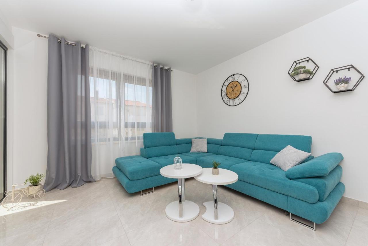 Apartment Ema Макарска Экстерьер фото